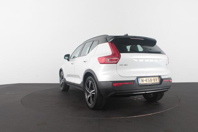 Volvo XC40 1.5 T3 R-Design Camera/H&K/Trekhaak/Zwart dak/stoel + stuurverwarming