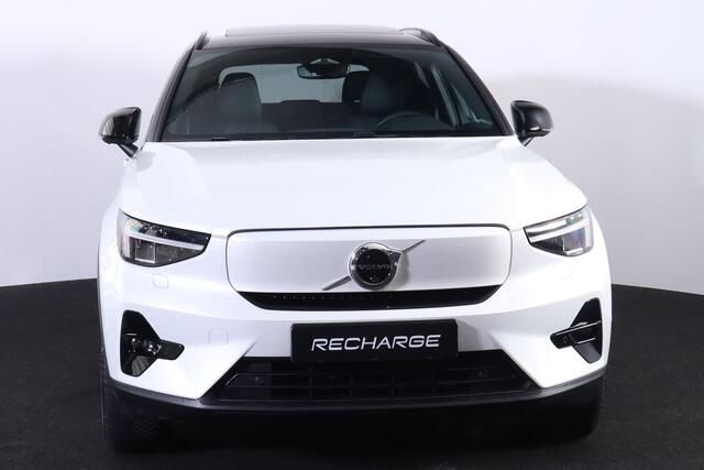 Volvo XC40 Recharge Twin Ultimate 78 kWh - Panorama/schuifdak - IntelliSafe Assist & Surround - 360 Graden Camera - Harman/Kardon audio - Verwarmde voorstoelen & stuur - Parkeersensoren voor & achter - Elektr. bedienb. voorstoelen met links geheugen - Warmtepomp - D