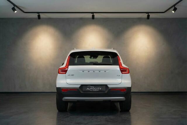 Volvo XC40 T3 Momentum Pro 163PK Automaat | Pano | Carplay | Camera