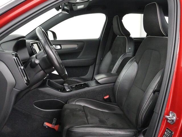 Volvo XC40 Recharge P8 AWD R-Design | SOH 92% | Stoel & stuurverwarming | Trekhaak | Warmtepomp | Leder/Alcantara | Carplay | Navigatie | Adaptive cruise | Keyless | Navigatie