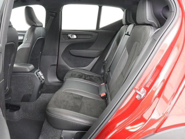 Volvo XC40 Recharge P8 AWD R-Design | SOH 92% | Stoel & stuurverwarming | Trekhaak | Warmtepomp | Leder/Alcantara | Carplay | Navigatie | Adaptive cruise | Keyless | Navigatie