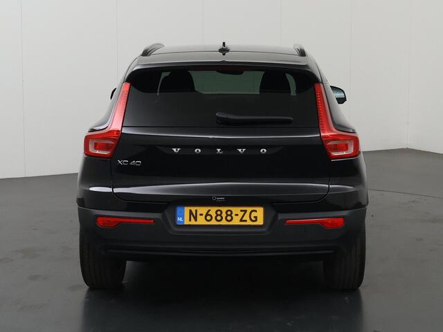Volvo XC40 1.5 T4 Recharge R-Design | Navigatie | Camera | DAB | Apple CarPlay/Android Auto | Comfortstoelen | Adaptieve Cruise Control | Ele. kofferdeksel | Ele.wegklapbare trekhaak |