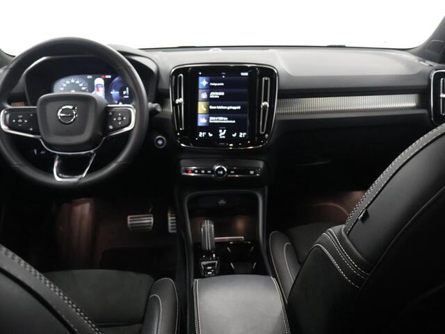 Volvo XC40 1.5 T4 Recharge R-Design | Navigatie | Camera | DAB | Apple CarPlay/Android Auto | Comfortstoelen | Adaptieve Cruise Control | Ele. kofferdeksel | Ele.wegklapbare trekhaak |