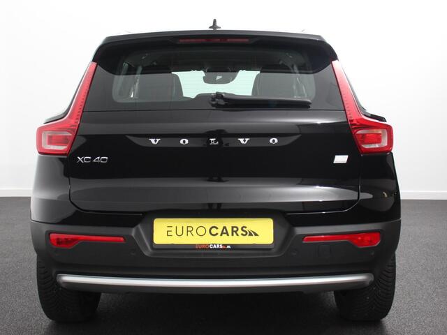 Volvo XC40 1.5 T4 Plug-in hybrid Plus Bright Climate control Adaptieve cruise control Parkeersensoren Achteruitrijdcamera 360* Keyless LED Navigatie Verwarmde voorstoelen Apple Carplay/ Android Auto