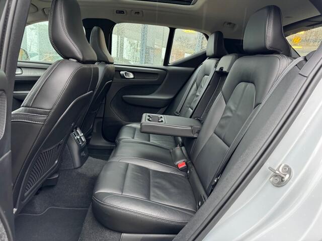 Volvo XC40 1.5 T4 Recharge Inscription - Pan dak - Leder - camera - navi