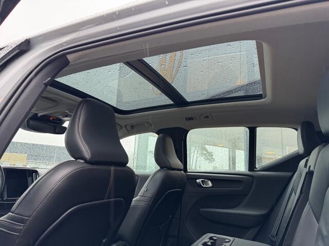 Volvo XC40 1.5 T4 Recharge Inscription - Pan dak - Leder - camera - navi