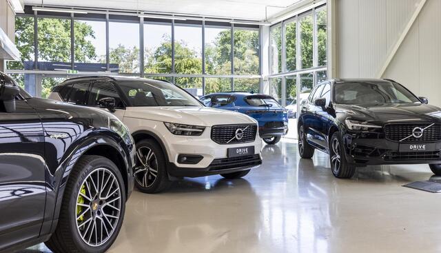 Volvo XC40 1.5 T4 Recharge R-Design |Cam|Led|Winterpakket|Trekhaak