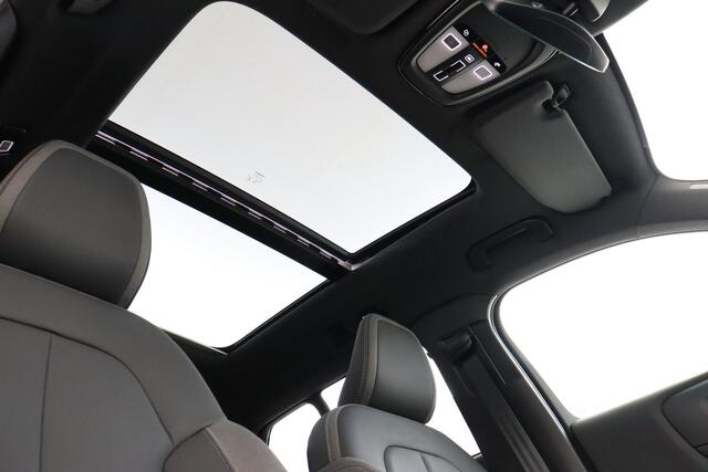 Volvo XC40 RECHARGE ULTIMATE 70 kWh -PANO.DAK|HARMAN/KARDON|POWER-SEATS|PRIVACY.GLAS|BLACK.BADGE|TREKHAAK|20"