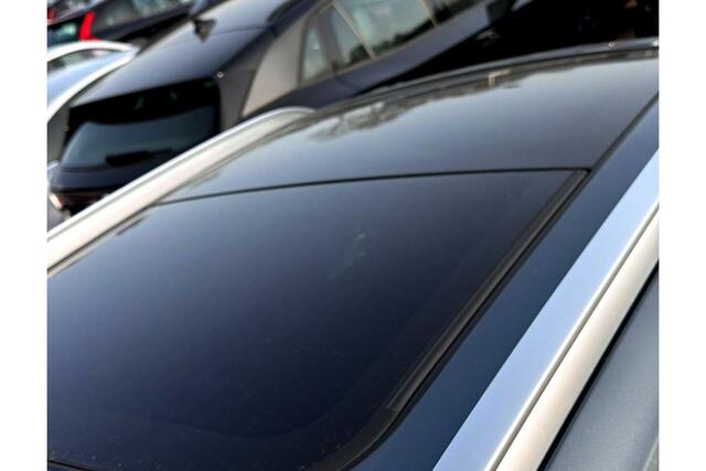 Volvo XC40 2.0 T5 AWD 184kW/250pk Aut8 Intro Edition PANORAMADAK + HARMAN/KARDON + ADAPT.CRUISE + 360 CAMERA + PILOT ASSIST + LEER + EL.STOELEN + STOEL-&STUURVERWARMING + EL.TREKHAAK + BLIS + PD-GLASS + LANE ASSIST + PARKSENSOREN + 19" LM-VELGEN!!