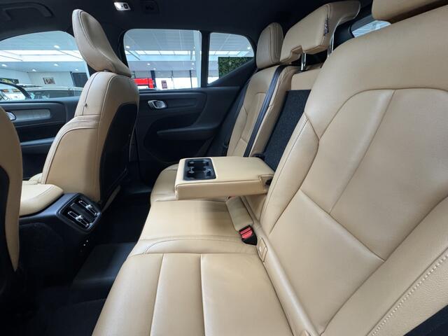 Volvo XC40 2.0 T4 Inscript. [ Apple Carplay I Adaptive Cruise I Harman Kard