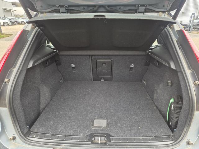 Volvo XC40 1.5 T4 Recharge R-Design Trekhaak/BLIS/Carplay etc.