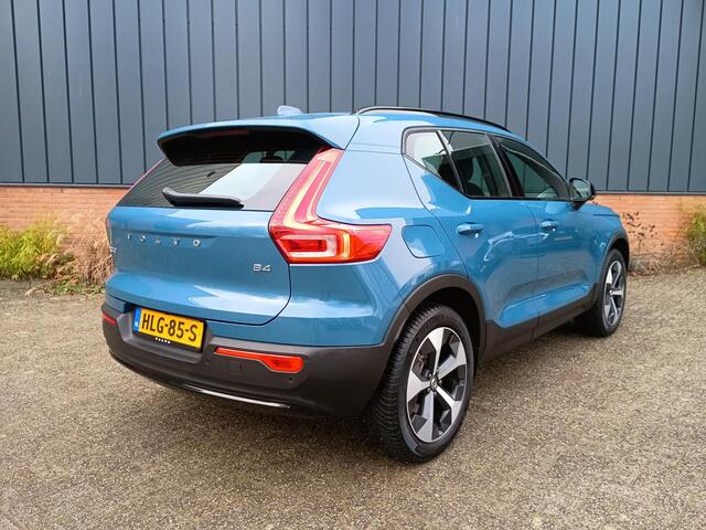 Volvo XC40 B4 Plus Dark | Harman Kardon | Elektrische stoelen met memory | Stoel & Stuurverwarming | Voorruitverwarming |