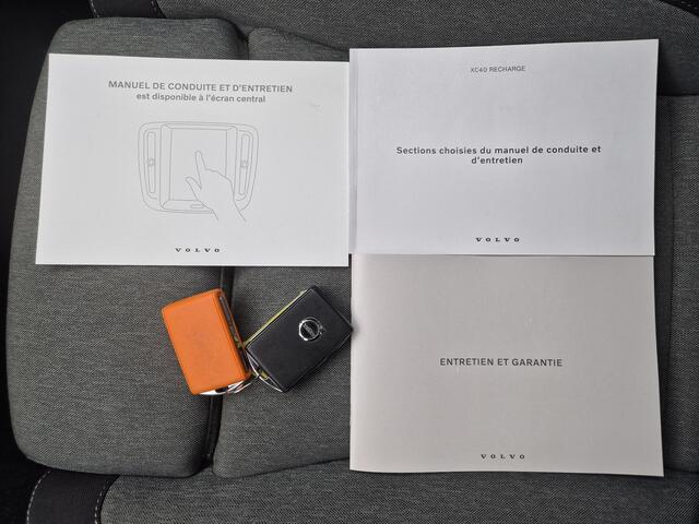 Volvo XC40 1.5 T5 Recharge Plus Dark Automaat / Accu SOH 94,43% / All season banden / Harman/Kardon Audio Systeem / Park Assist Pack & Seat Pack / Trekgewicht 1.800 kg / Stuur- & Stoelverwarming / Navigatie d.m.v. Apple Carplay/Android auto / Achteruitrijcamera /