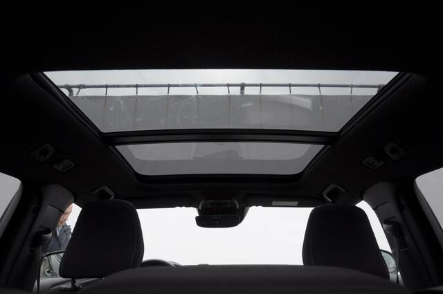 Volvo XC40 T4 211PK Automaat Plus Dark / cruise control / Elektrische stoelen / Harman Kardon audio / Pilot assist / Stoel en stuur verwarming / Elektrische achterklep / Parkeersensoren met camera / Google infotainment