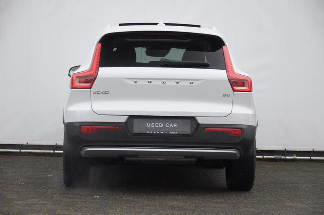 Volvo XC40 B4 211PK Automaat Inscription / Elektrische stoelen met geheugen / Keyless entry / Elektrische achterklep / Harman Kardon audio / Parkeersensoren met camera / stoel - en stuurwielverwarming /