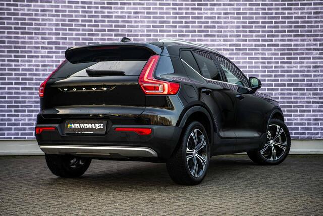 Volvo XC40 1.5 T4 Recharge Inscription | Trekhaak | Keyless entry en drive | Harman/Kardon | Elektrisch verstelbare voorstoelen | Dealeronderhouden | Parkeercamera | Panoramisch schuif/kanteldak
