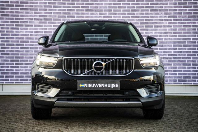Volvo XC40 1.5 T4 Recharge Inscription | Trekhaak | Keyless entry en drive | Harman/Kardon | Elektrisch verstelbare voorstoelen | Dealeronderhouden | Parkeercamera | Panoramisch schuif/kanteldak