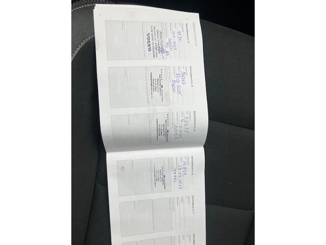 Volvo XC40 1.5 T3 163 pk Momentum - 1e eig - Dealer ond - Navi - camera - stoelverw.