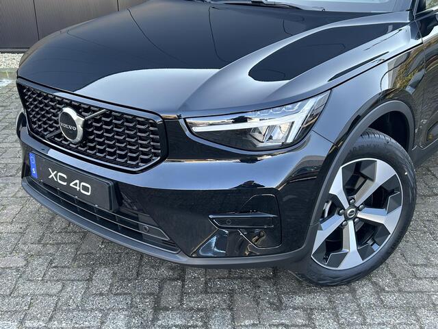 Volvo XC40 2.0 B4 Plus Dark Panorama dak / Nubuck bekleding / Extra getint glas / 19" 5-y spaaks wielen