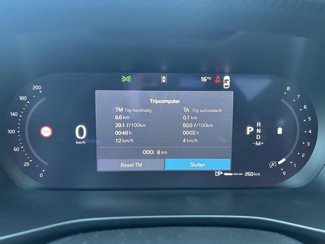 Volvo XC40 2.0 B4 Plus Dark Panorama dak / Nubuck bekleding / Extra getint glas / 19" 5-y spaaks wielen