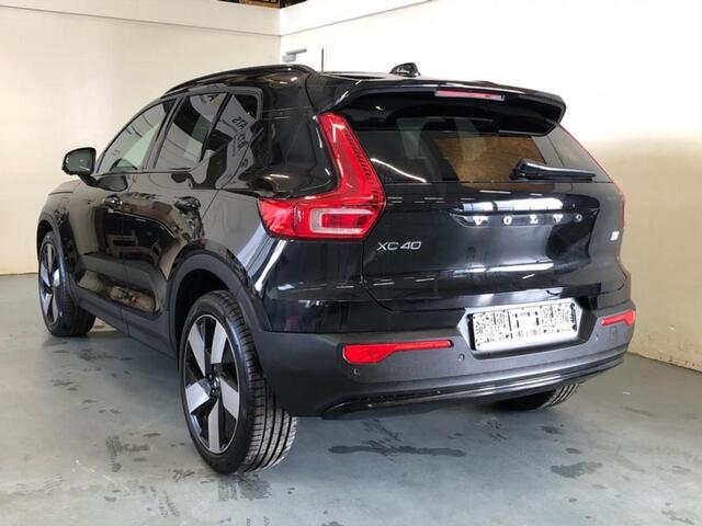 Volvo XC40 1.5 T5 Plug-in Hybrid Ultimate Dark | PHEV | 360 Graden Camera | Lichtmetalen Velgen 20 inch | Navigatie | Elektrisch Verstelbare Voorstoelen | Elektrische Achterklep | Keyless Entry | BLIS | Cruise Control Adaptief | Verwarmde Voorruit