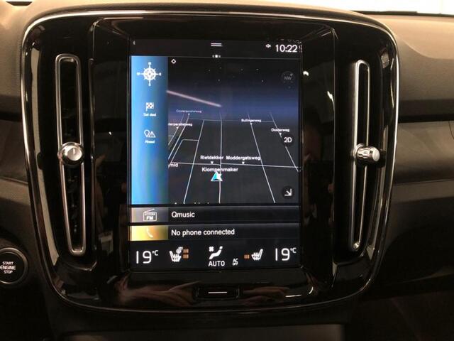 Volvo XC40 1.5 T5 Plug-in Hybrid Ultimate Dark | PHEV | 360 Graden Camera | Lichtmetalen Velgen 20 inch | Navigatie | Elektrisch Verstelbare Voorstoelen | Elektrische Achterklep | Keyless Entry | BLIS | Cruise Control Adaptief | Verwarmde Voorruit