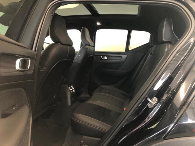 Volvo XC40 1.5 T5 Plug-in Hybrid Ultimate Dark | PHEV | 360 Graden Camera | Lichtmetalen Velgen 20 inch | Navigatie | Elektrisch Verstelbare Voorstoelen | Elektrische Achterklep | Keyless Entry | BLIS | Cruise Control Adaptief | Verwarmde Voorruit