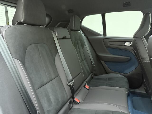 Volvo XC40 Extended Range Plus / 20'' / Nubuck incl. Fjord Blue Tapijt / Trekhaak / Stoel + Stuurw. Verwarming / PDC + Camera / Getint Glas /