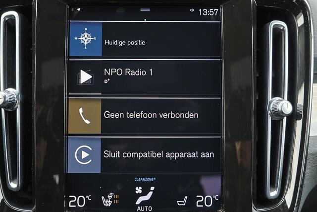 Volvo XC40 T5 Recharge R-Design - IntelliSafe Assist & Surround - Adaptieve LED koplampen - Parkeercamera achter - Verwarmde voorstoelen & stuur - Parkeersensoren voor & achter - Elektr. bedienb. voorstoelen met geheugen links - Draadloze tel. lader - Extra getint g