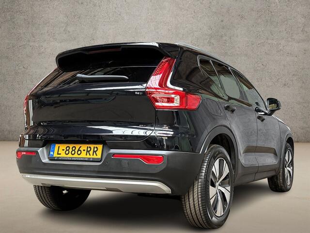 Volvo XC40 1.5 T2 Sport Automaat (APPLE CARPLAY, GROOT NAVI, CAMERA, STUUR/STOELVERWARMING, GETINT GLAS, SPORTSTOELEN, KEYLESS, NIEUWE APK, NIEUWSTAAT)