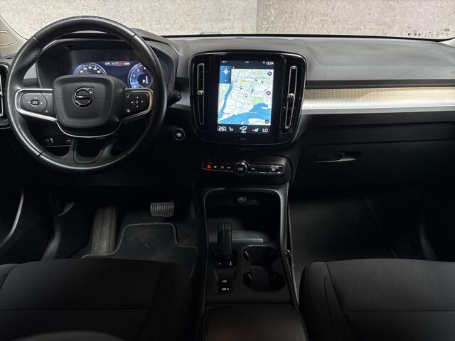 Volvo XC40 1.5 T2 Sport Automaat (APPLE CARPLAY, GROOT NAVI, CAMERA, STUUR/STOELVERWARMING, GETINT GLAS, SPORTSTOELEN, KEYLESS, NIEUWE APK, NIEUWSTAAT)