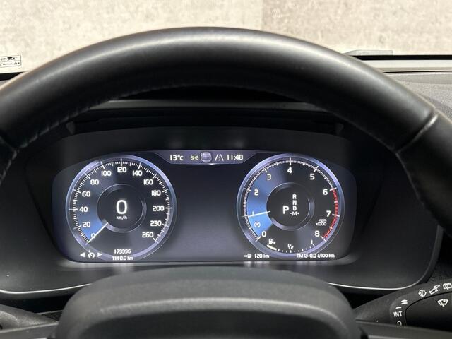 Volvo XC40 1.5 T3 163Pk Automaat (APPLE CARPLAY, GROOT NAVI, CAMERA, TREKHAAK, SPORTSTOELEN, PARKEERSENSOREN, LANE ASSIST, LED KOPLAMPEN, NIEUWSTAAT)