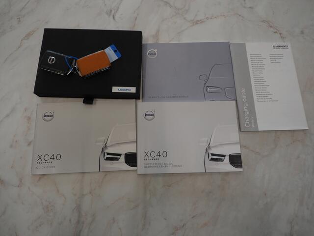 Volvo XC40 1.5 T5 Recharge R-Design | Panoramadak | Trekhaak | Harman/Kardon | Camera | Keyless | Zwarte Hemel | Carplay