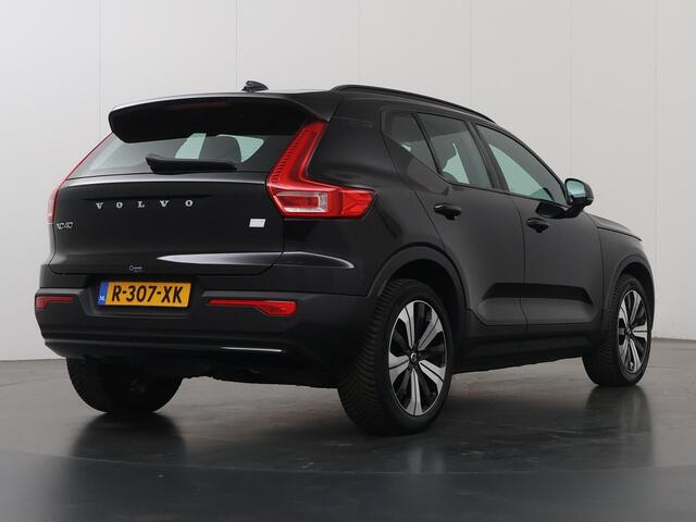 Volvo XC40 Recharge Core 70 kWh | SOH 95% | Warmtepomp | Trekhaak | Stoelverwarming | Stuurwielverwarming | Apple Carplay/Android Auto | Achteruitrijcamera |