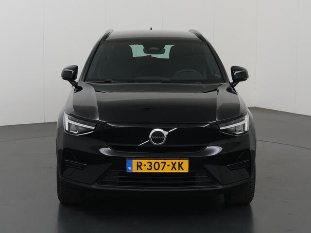 Volvo XC40 Recharge Core 70 kWh | SOH 95% | Warmtepomp | Trekhaak | Stoelverwarming | Stuurwielverwarming | Apple Carplay/Android Auto | Achteruitrijcamera |