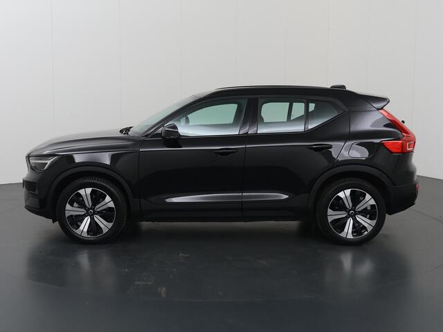 Volvo XC40 Recharge Core 70 kWh | SOH 95% | Warmtepomp | Trekhaak | Stoelverwarming | Stuurwielverwarming | Apple Carplay/Android Auto | Achteruitrijcamera |