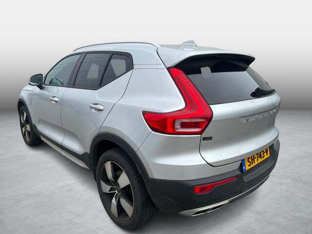 Volvo XC40 2.0 T5 AWD Intro Edition | Panoramadak | 360 Graden Camera | Navigatie | Cruise Control Adaptief | BLIS | Stoelverwarming | Parkeerverwarming | Lederen Bekleding | Elektrische Achterklep