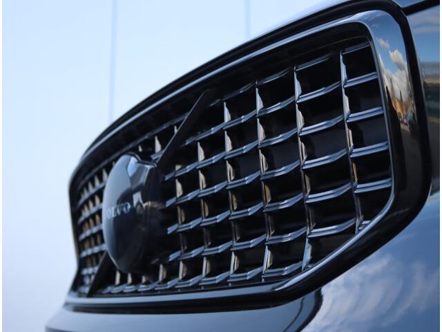 Volvo XC40 2.0 B3 Plus Dark | Camera | H&K | Keyless