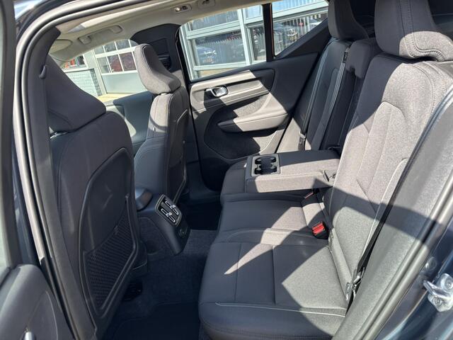 Volvo XC40 1.5 T4 Recharge Inscription Expression / Navi / Trekhaak / Lage KM'S! / Camera /