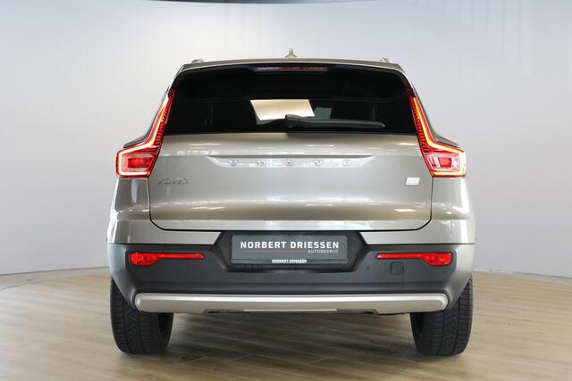 Volvo XC40 1.5 T5 Recharge Inscription | Schuif- kanteldak | Trekhaak | 360 Camera