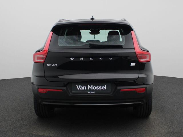 Volvo XC40 Recharge Extended Range Core | Elektr. bed. achterklep | Climate Control / ECC | Licht metalen velgen 19 inch | Cruise control | Navigatie | Stoelverwarming | LED koplampen | Park Distance Control voor en achter | Achteruitrijcamera | Dakrailing |