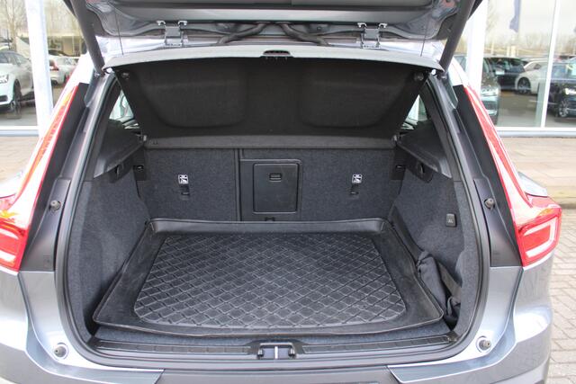 Volvo XC40 T4 Inscription | H & K Audio | Achteruitrij Camera | Trekhaak | Stoelverwarming |