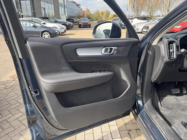 Volvo XC40 T3 Momentum | Park. Camera | Keyless entry |