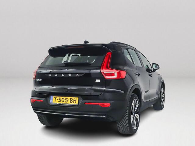 Volvo XC40 Recharge Plus 70 kWh | Parkeercamera | Stoel- en Stuurverwarming | Trekhaak