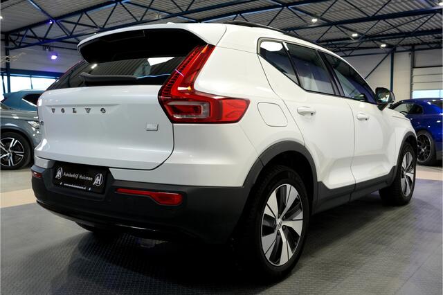 Volvo XC40 1.5 T5 Plug-in Hybrid 193kW/262pk DCT7 Plus Dark Facelift!! HARMAN/KARDON + SPORTSTOELEN + CRUISE + CAMERA + NAVI SENSUS + LANE ASSIST + EL.STOELEN + STOEL-&STUURVERWARMING + KEYLESS ENTRY&GO + PARKSENSOREN V&A + 18" LM-VELGEN!!