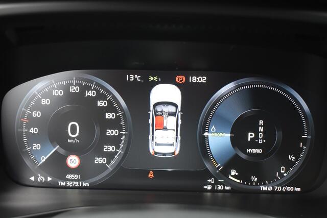 Volvo XC40 T4 211PK Automaat Plug-in hybrid Plus Bright / Navigatie / Cruise control / Harman Kardon / Stuur- & Stoelverwarming / Elektrische achterklep / Achteruitrijcamera / Elektrische stoelverst. met geheugen / Extra getint glas