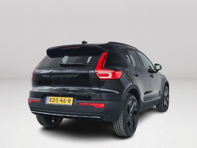 Volvo XC40 B4 Plus Black Edition | Panoramadak | 360° camera | Harman Kardon | Stoel- en Stuurverwarming | Trekhaak