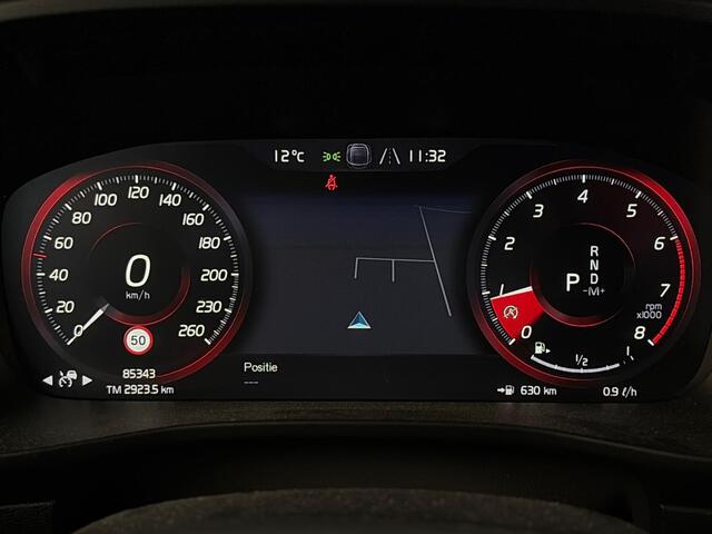 Volvo XC40 2.0 T4 R-Design | Trekhaak | Panoramisch Schuif/Kanteldak | Adaptive Cruise Control | BLIS | Stoel & Stuurverwarming | DAB+ | CarPlay |