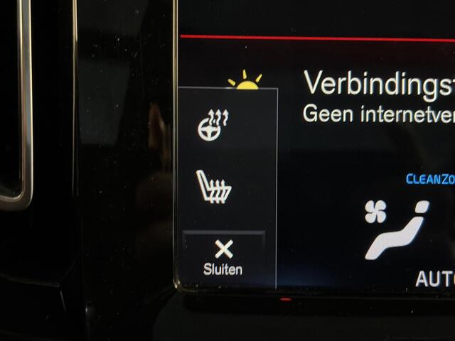 Volvo XC40 2.0 T4 R-Design | Trekhaak | Panoramisch Schuif/Kanteldak | Adaptive Cruise Control | BLIS | Stoel & Stuurverwarming | DAB+ | CarPlay |