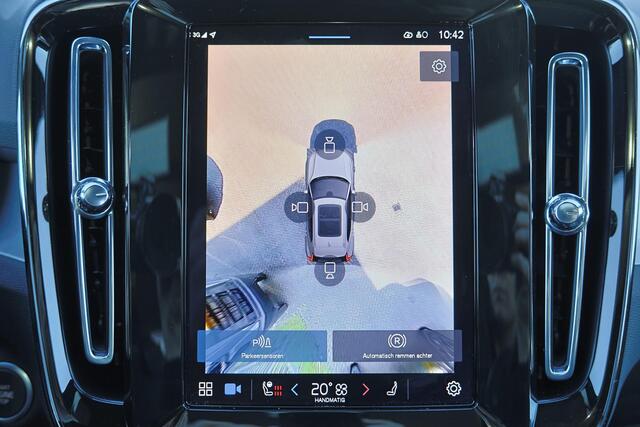 Volvo XC40 B3 Plus Black Edition - Panorama/schuifdak - IntelliSafe Assist & Surround - 360º Camera - Harman/Kardon audio - Verwarmde voorstoelen & stuur - Parkeersensoren voor & achter - Elektr. bedienb. voorstoelen met geheugen links - Draadloze tel. lader - Extra